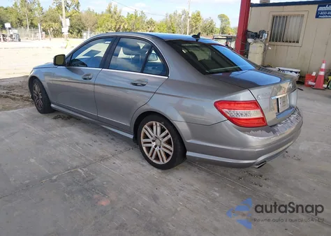 2008 Mercedes-Benz C 300 Sport из США, поврежденный, VIN WDDGF54X88F050757